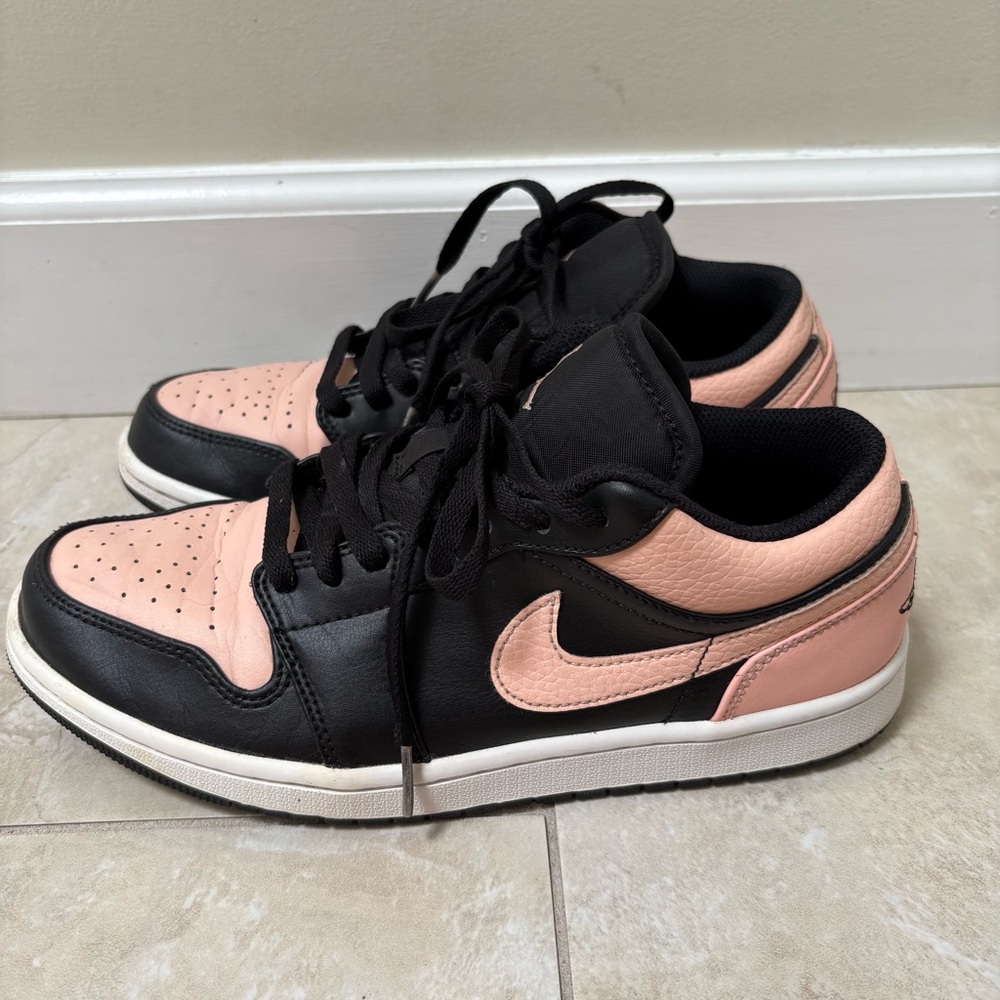 Air Jordan 1 Low Crimson Tint Black/White